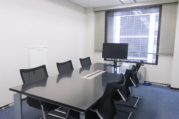 社内会議室①